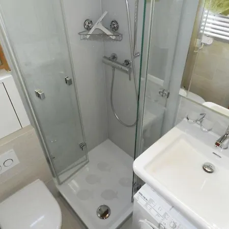 Abnaki- By Interhome * グスタード